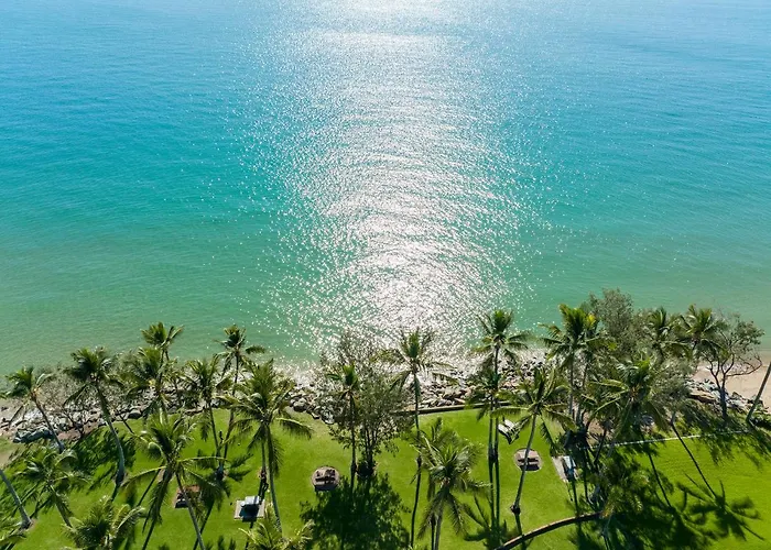 Absolute Beach Front Mackay - Blue Pacific
